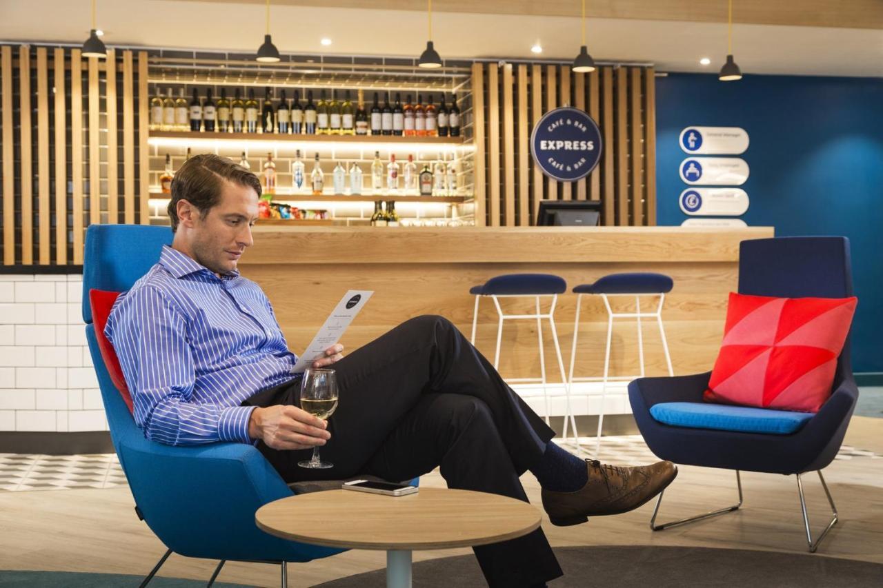 Holiday Inn Express - Fleet By Ihg Exteriér fotografie